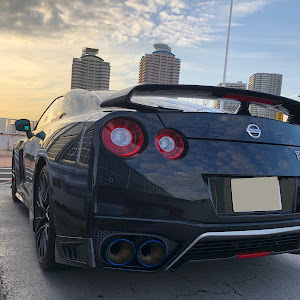 NISSAN GT-R