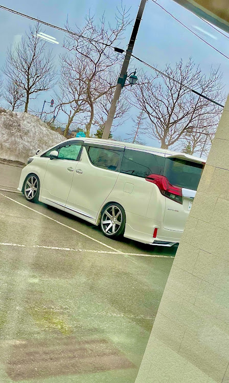 アルファードの春の交通安全週間・車高調整・北海道・乗り心地が良い・車検とおる？に関するカスタム事例の投稿画像1枚目
