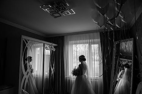 Fotografo di matrimoni Konstantin Mikhna (konstantinphoto). Foto del 10 febbraio 2022