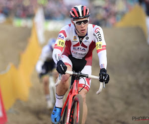 Nummers twee en drie Tim Merlier en Laurens Sweeck doen hun verhaal na afloop van Krawatencross