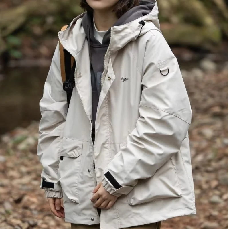 Outdoor hooded jacket voor heren en dames. Waterdicht, winddicht en ademend. Perfect voor wandelen, kamperen en alle buitenactiviteiten.