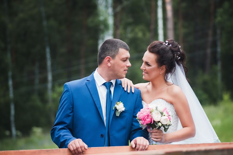 Fotógrafo de casamento Tatyana Burkova (burkova). Foto de 19 de julho 2016