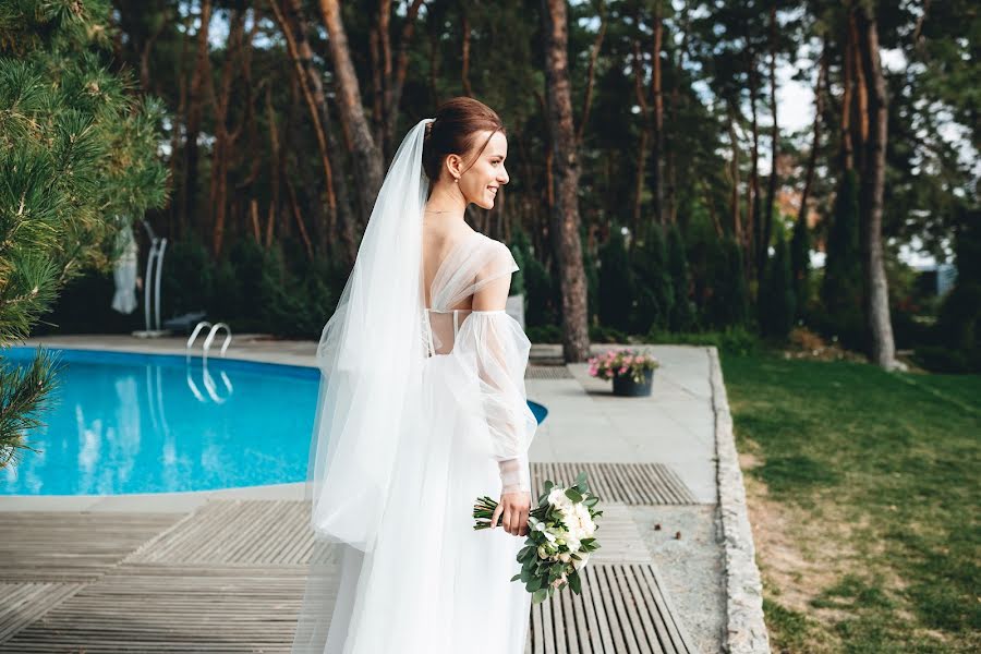 Wedding photographer Vladimir Belyy (for-you). Photo of 22 December 2019