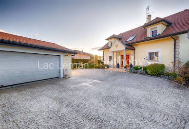 Villa with pool and terrace 3