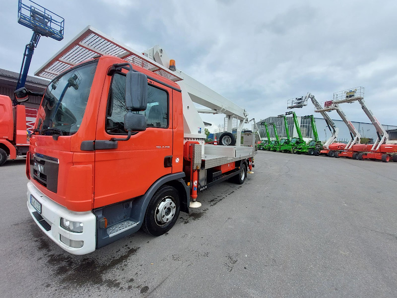 Afbeelding van een PALFINGER WT 300 / MAN TGL 7.150 4X2 BB