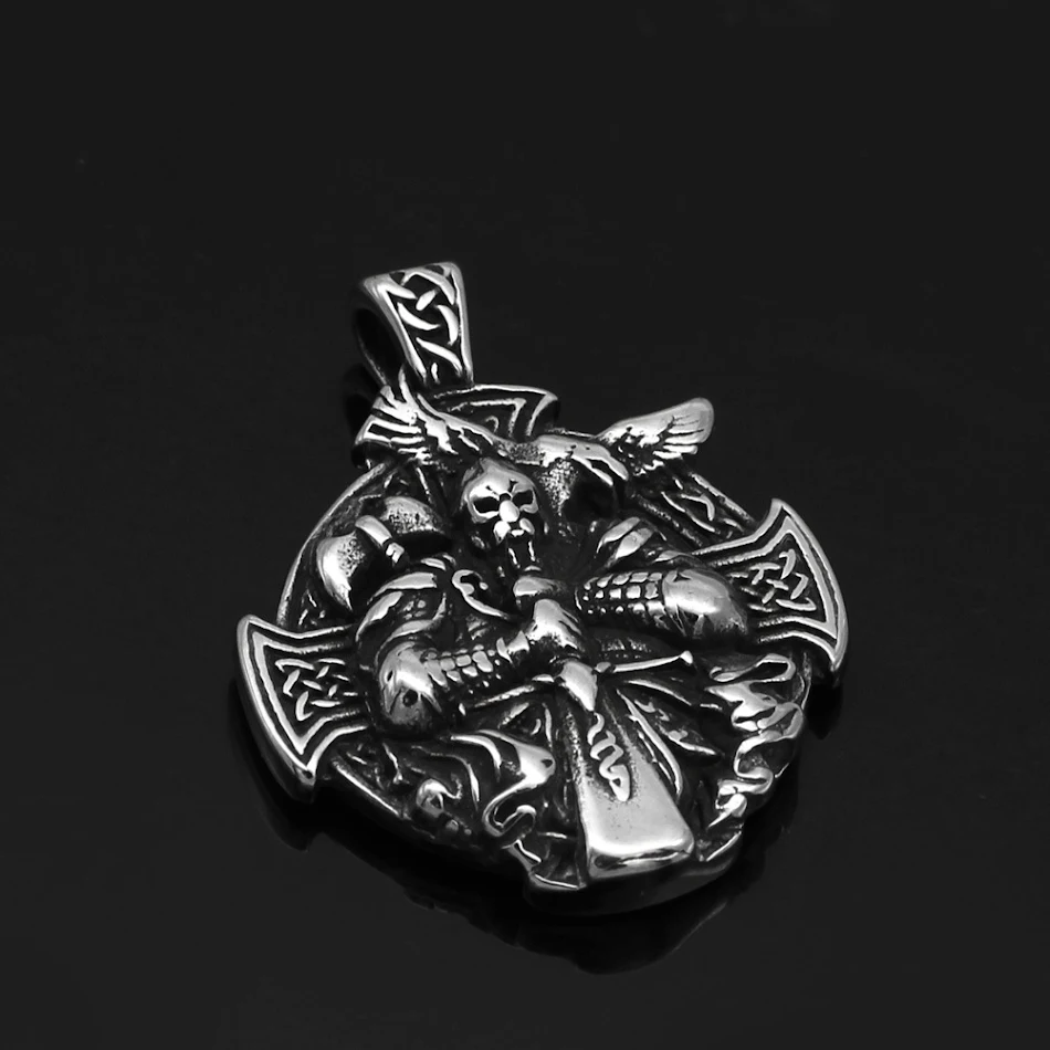 Collier Marteau de Corbeau Aoding pour Guerrier Viking, pour un style audacieux et une protection symbolique, robuste et unique.