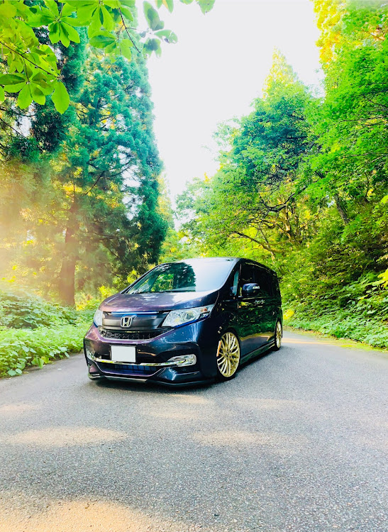 ステップワゴンのステップワゴンRP3スパーダ・左斜め前写真展に関するカスタム事例の投稿画像1枚目