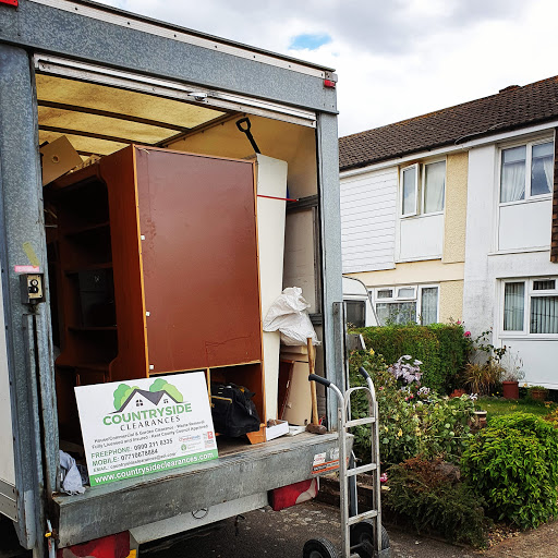 Clearance of entire contents of 3 bed house in Tonbridge, Kent.