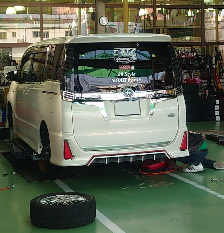 ノアの今年のラストMT・オールジャンルMT・チーム山猫・スタッドレスタイヤに交換・車高上げに関するカスタム事例の投稿画像11枚目