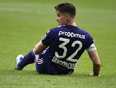 Dendoncker overtuigt opnieuw niet en werkt zelfs publiek op de zenuwen, maar Vanhaezebrouck komt achteraf met verklaring die ander licht werpt op flauwe prestatie