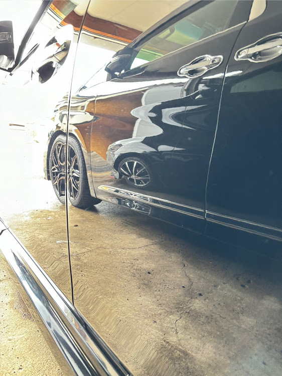 レガシィツーリングワゴンの秋田・30ヴェルファイア前期・黒光り✨・洗車に関するカスタム事例の投稿画像6枚目