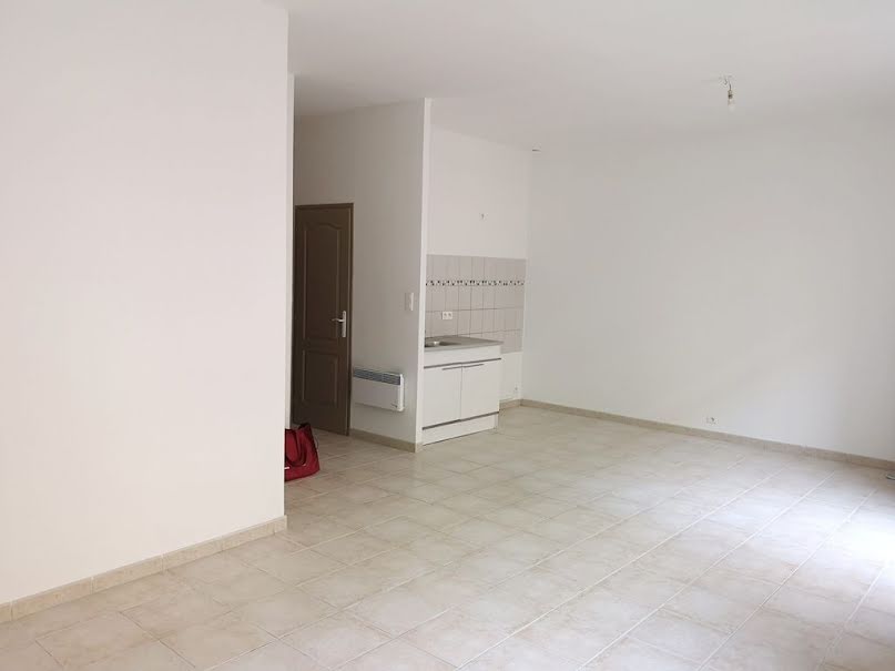 Location  appartement 2 pièces 61 m² à Beziers (34500), 490 €