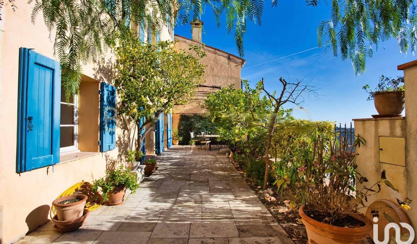 House with terrace Châteauneuf-Grasse