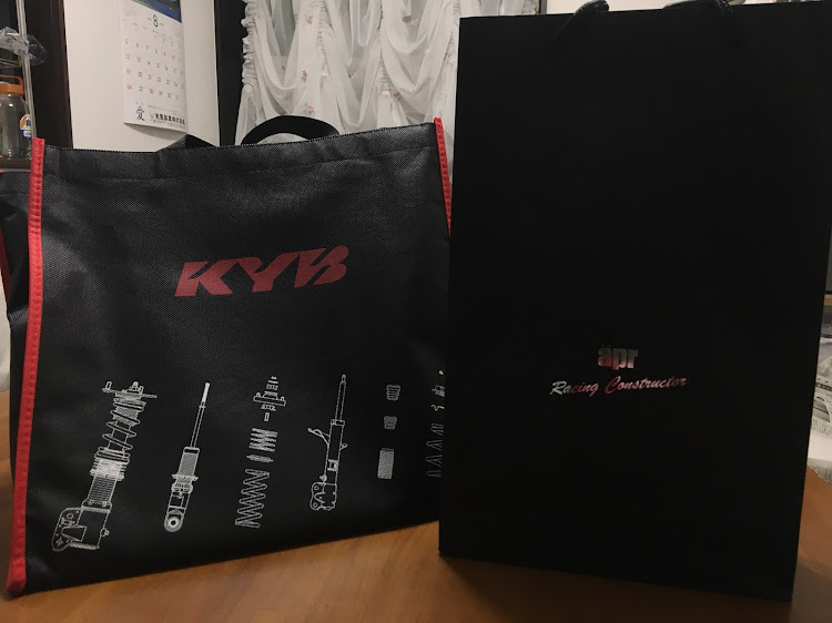 ponpon2217さんが投稿したKYB・SUPER GT・LOVECARS！・goodsmileレーシング・APRに関するカスタム事例の投稿画像37枚目
