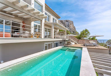 Seaside villa with pool and terrace 2