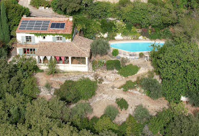 Property with pool and garden 3