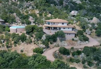 Villa avec piscine en bord de mer 3