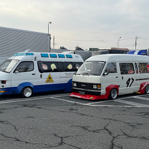 ハイエース スーパーロング