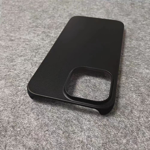 Title 5, Cover per iPhone 15 anti-impronte senza bordi. ...