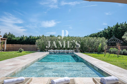 House with pool 3