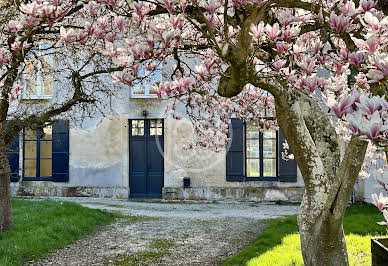 Propriété avec piscine et jardin 2