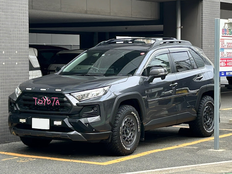 RAV4のグリル・カスタムに関するカスタム事例の投稿画像3枚目