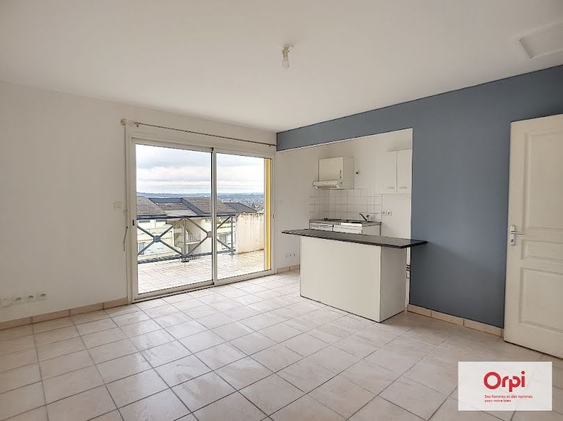 Location  appartement 2 pièces 41 m² à Montluçon (03100), 407 €