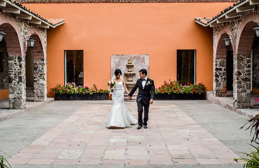 Wedding photographer Hugo Olivares (hugoolivaresfoto). Photo of 30 November 2019