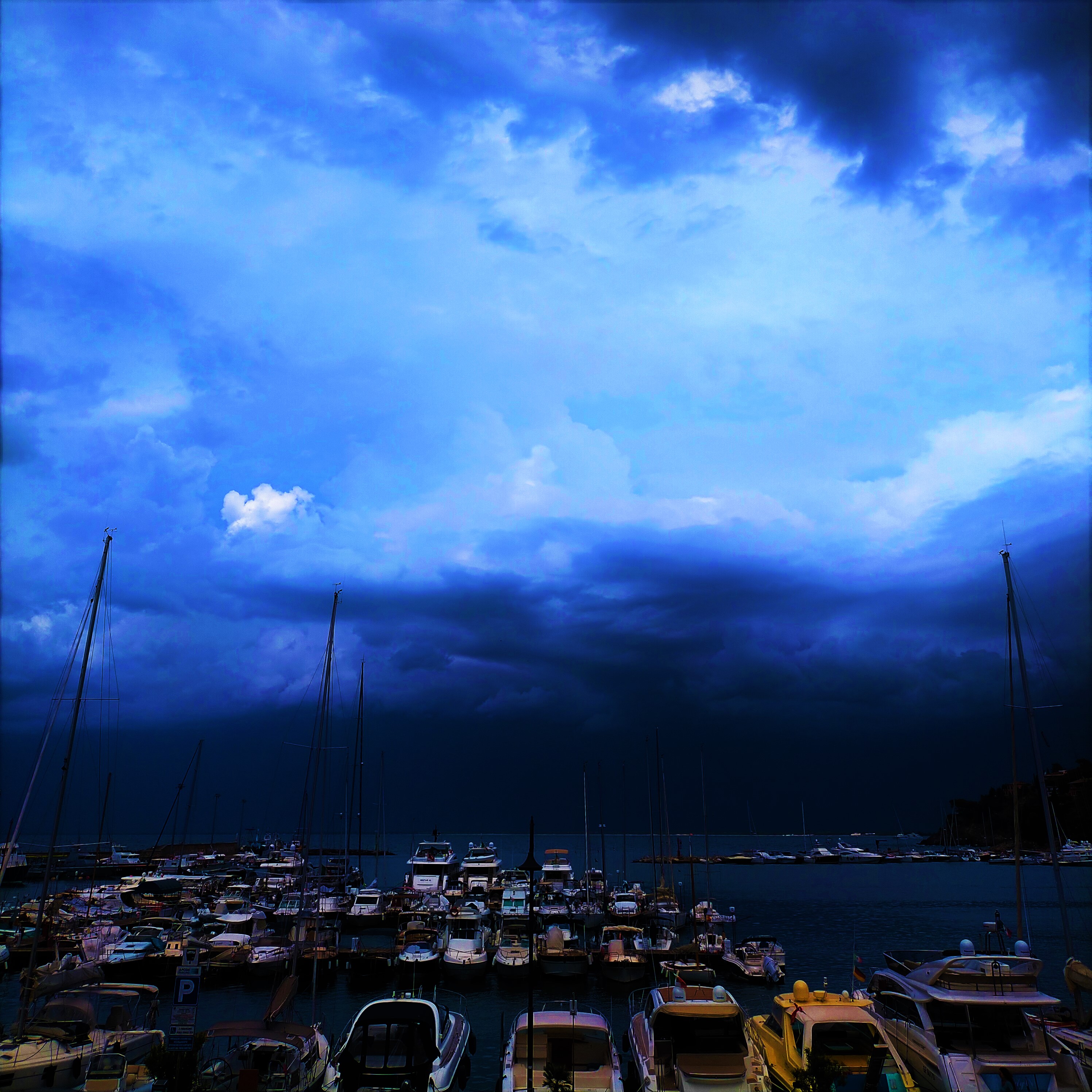 BLU SKY BOATS di giulia_giustarini