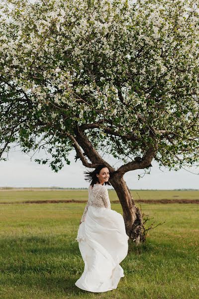 Fotógrafo de casamento Yuliya Afanaseva (juliaafanasyeva). Foto de 17 de maio 2020