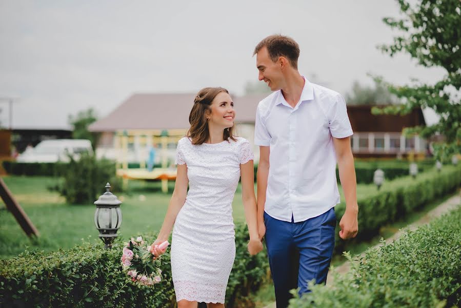 Wedding photographer Anastasiya Kharitonova (mini-nasti). Photo of 23 August 2019