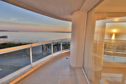 Apartment with terrace and pool 5
