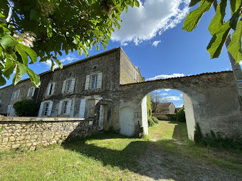 maison à La Rochefoucauld (16)