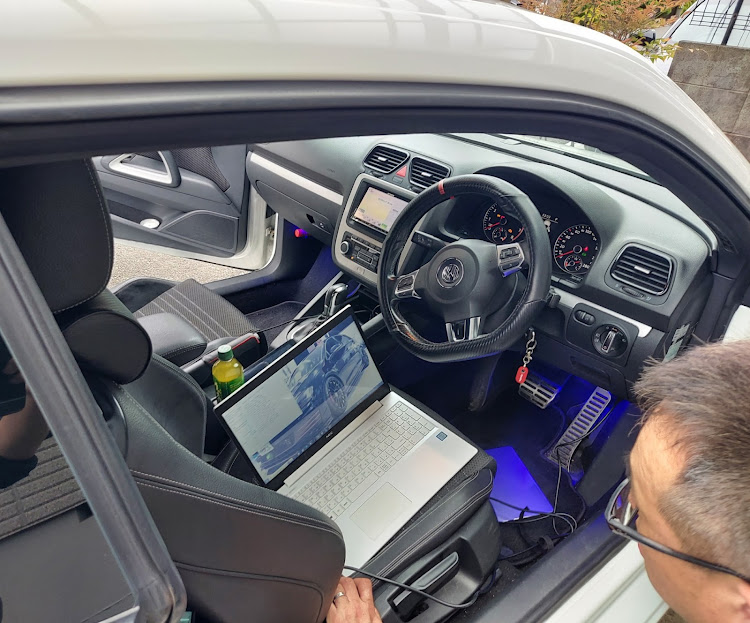 シロッコのシロッコ・Tuning Evolution B.L.K京都・ポジションランプ交換・フォグランプ交換・LEDに関するカスタム事例の投稿画像2枚目