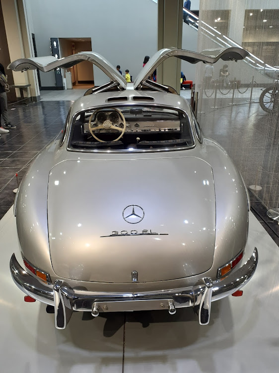 SLKの#トヨタ博物館・スモールカー・ダッジバイパー・コルベット・ベンツ SLに関するカスタム事例の投稿画像1枚目