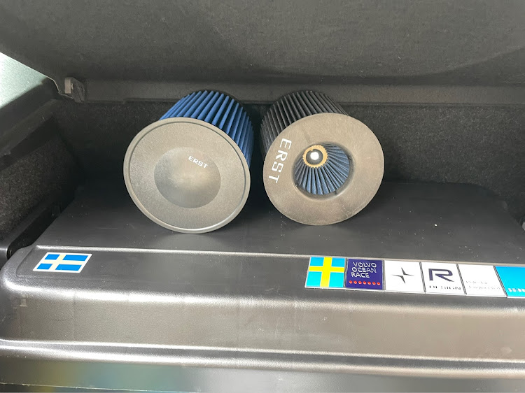 V40のERST・エアクリーナー交換・moz・キーホルダー貰った・Made in Swedenに関するカスタム事例の投稿画像3枚目