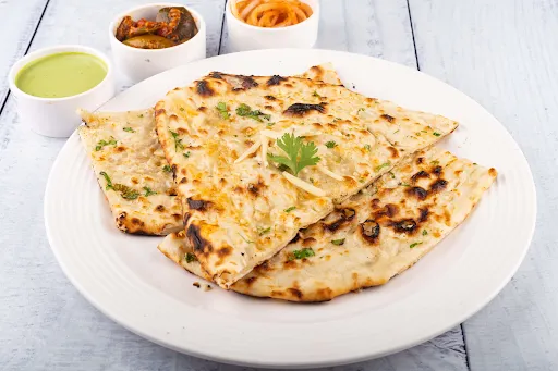 Onion Parantha With Butter