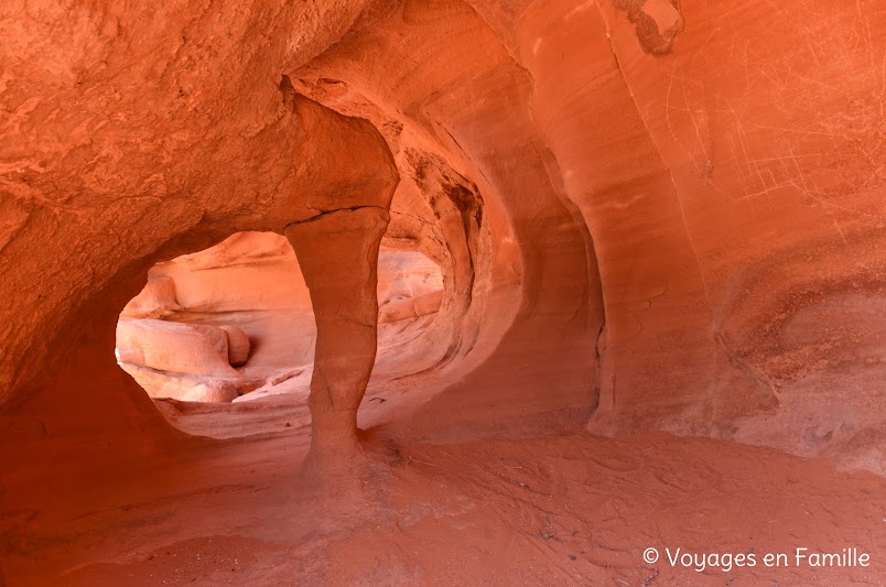 windstone arch, valley of fire