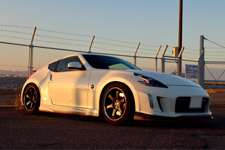フェアレディZのオフ会・カメラ練習中・夕日と愛車・夕日撮影難しい…・最近寒いに関するカスタム事例の投稿画像3枚目