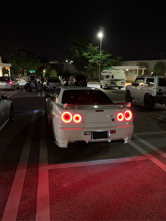 スカイライン GT-Rのいつもイイネ&コメントありがとうございます🙇‍♂️・幕張PA・bnr34・Z33フェアレディZ・また2年間宜しくに関するカスタム事例の投稿画像1枚目
