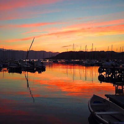 Riflessi e riflessioni   #riflessi #riflessioni #sunset #lerici di y.be