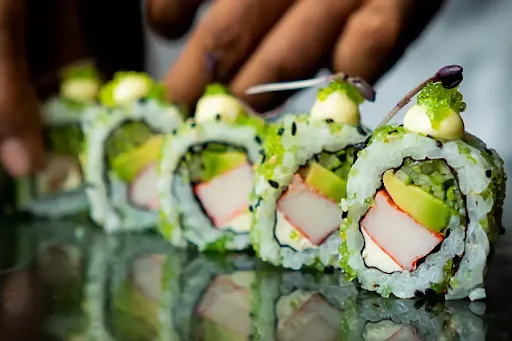 Classic California Roll [ 4 Pieces ]