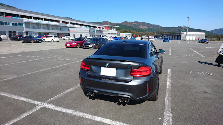 M2 クーペのBMW M2・富士スピードウェイ・サーキット・富士山に関するカスタム事例の投稿画像2枚目