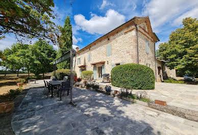 Maison avec piscine et terrasse 12