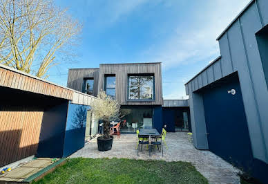 Maison avec piscine et terrasse 19