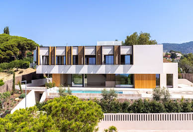 Maison avec jardin et terrasse 1