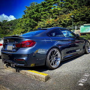 M4 クーペ