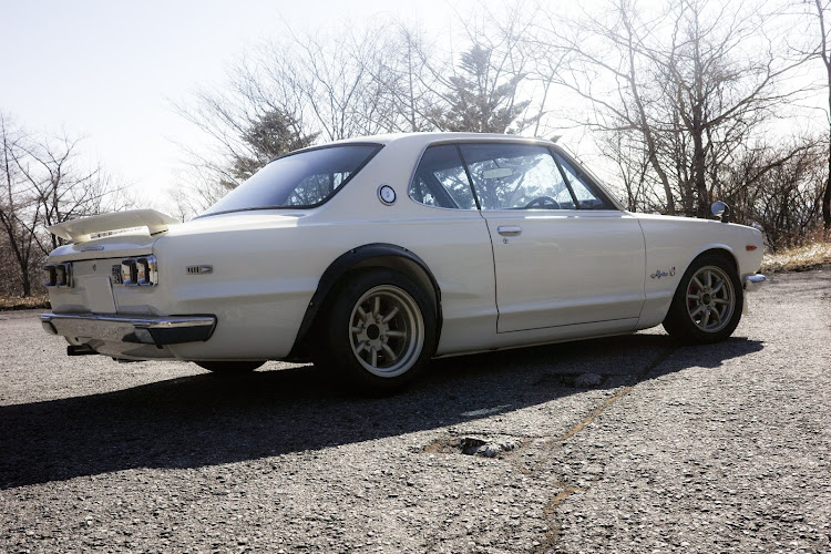 スカイラインのお気に入りのプレスライン・30代オーナー・スカイライン・キャブに関するカスタム事例の投稿画像2枚目