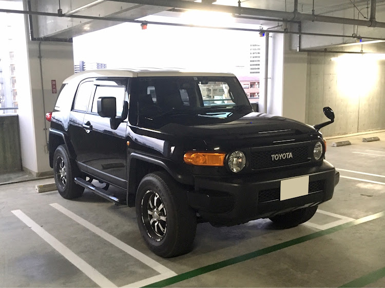 FJクルーザーの駐車場pic・目指せPickUpCarsに関するカスタム事例の投稿画像1枚目