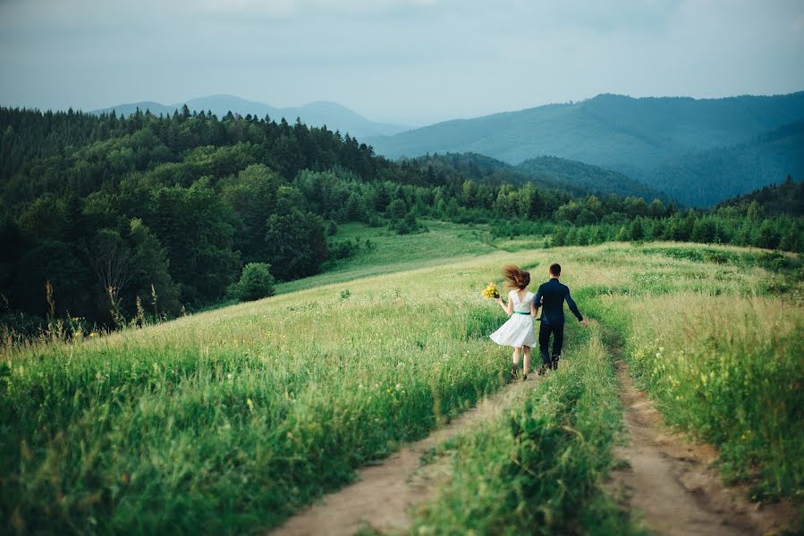 Fotógrafo de casamento Yura Yarema (jurajarema). Foto de 18 de maio 2017